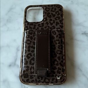 Walli iPhone 12/12 Pro leopard print phone case